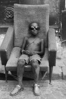 Mamadou picked out his armchair on Polonceau Street, La Goutte d'Or